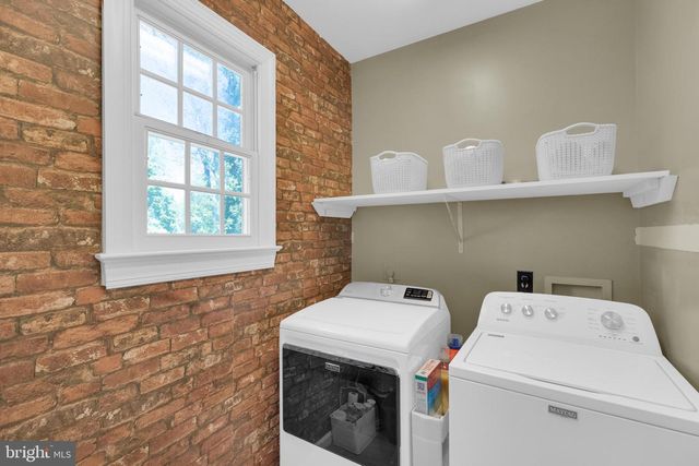 4280 LAWNVALE DR, Gainesville, VA 20155