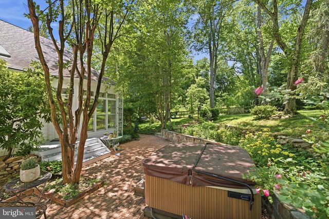 4280 LAWNVALE DR, Gainesville, VA 20155