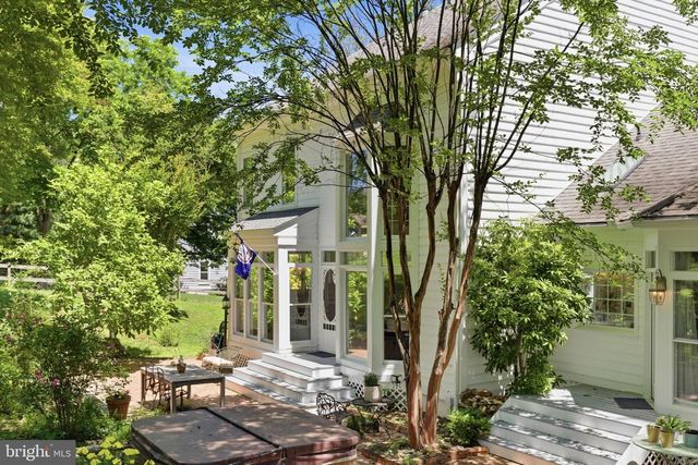 4280 LAWNVALE DR, Gainesville, VA 20155