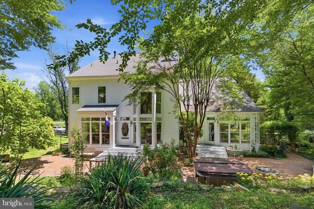 4280 LAWNVALE DR, Gainesville, VA 20155