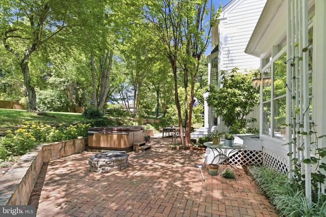 4280 LAWNVALE DR, Gainesville, VA 20155