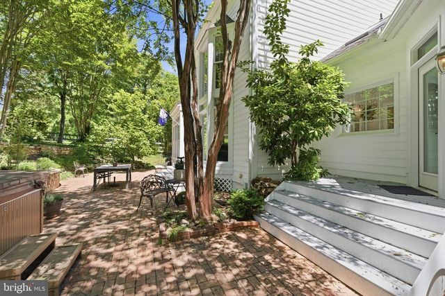 4280 LAWNVALE DR, Gainesville, VA 20155