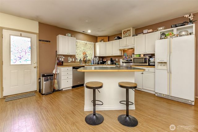 9910 140th Street Ct E, Puyallup, WA 98373