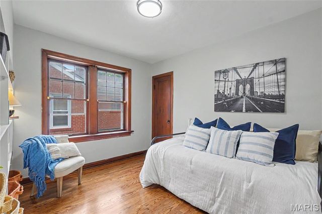 6933 Melrose Avenue, University City, MO 63130