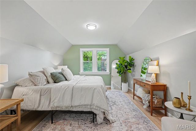 6933 Melrose Avenue, University City, MO 63130