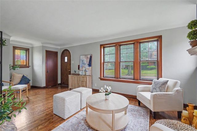 6933 Melrose Avenue, University City, MO 63130