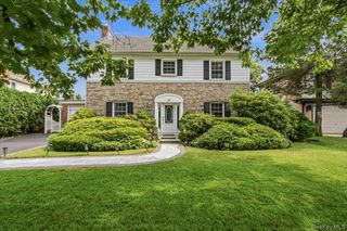 24 Overlook Road, Great Neck, NY 11020