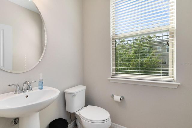 586 PIAZZA POINT, Oviedo, FL 32765