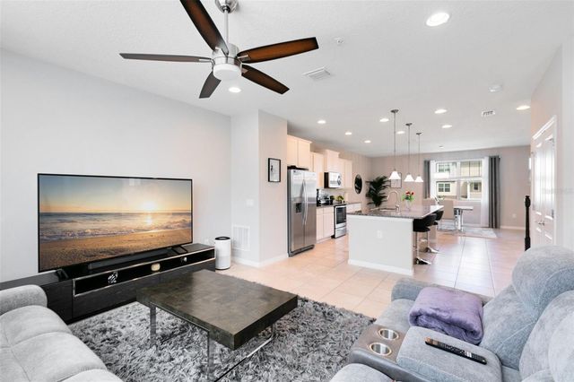 586 PIAZZA POINT, Oviedo, FL 32765