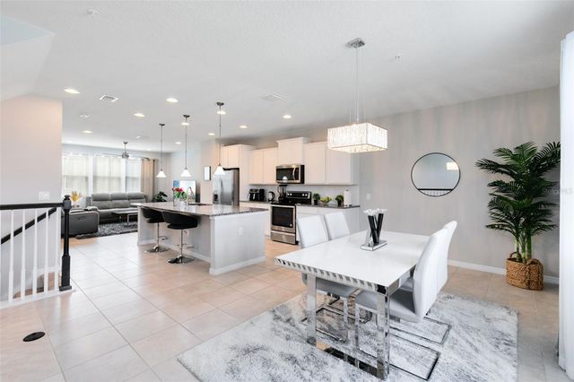 586 PIAZZA POINT, Oviedo, FL 32765