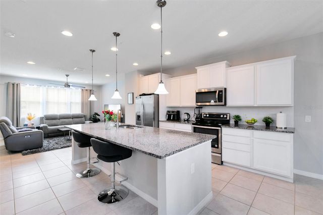586 PIAZZA POINT, Oviedo, FL 32765
