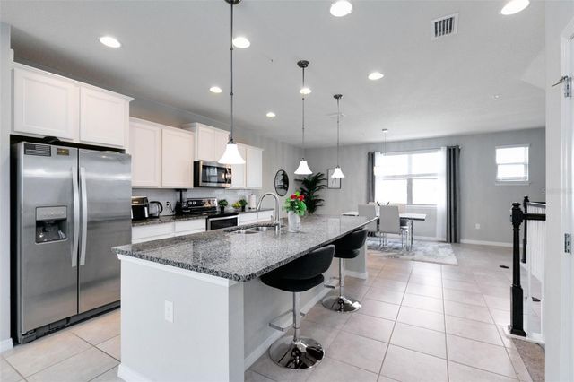 586 PIAZZA POINT, Oviedo, FL 32765