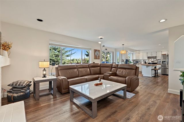 5119 Nathan Loop SE, Auburn, WA 98092