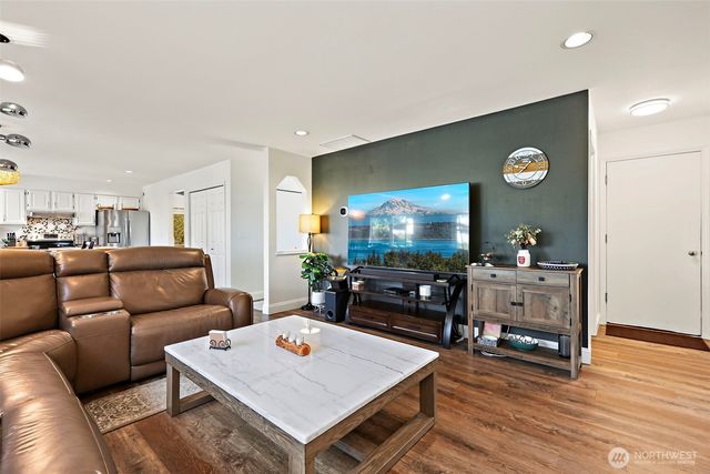 5119 Nathan Loop SE, Auburn, WA 98092