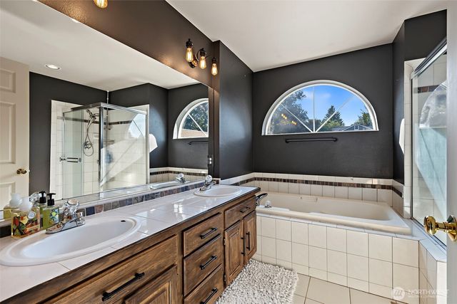 5119 Nathan Loop SE, Auburn, WA 98092