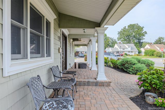 71 Swing Lane, Levittown, NY 11756