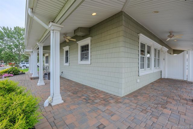 71 Swing Lane, Levittown, NY 11756