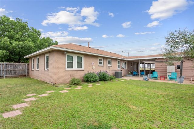 200 Karma Drive, Woodway, TX 76712