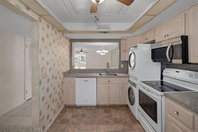 4660 MARINE PARKWAY 206, New Port Richey, FL 34652