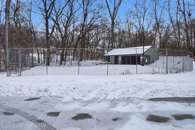 521 Carberry Hill, Brighton, MI 48116