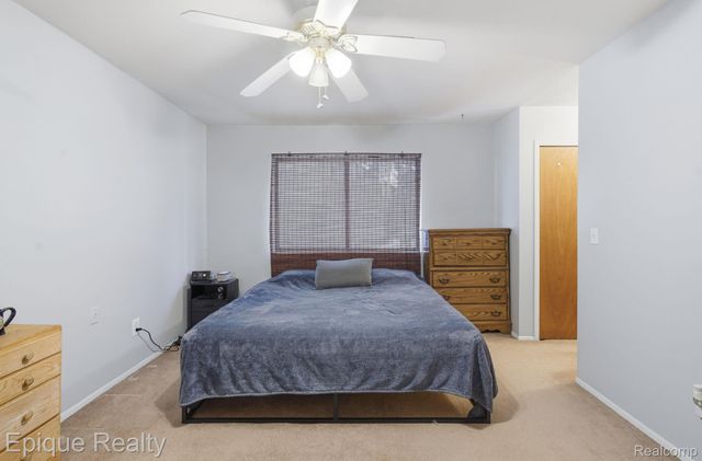 521 Carberry Hill, Brighton, MI 48116