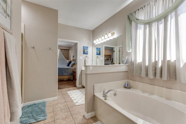 4838 Stetson Drive N, Fort Worth, TX 76244