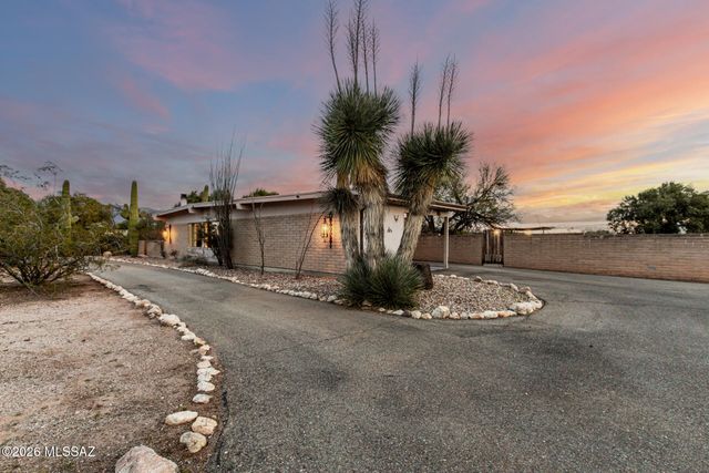 10360 E Glenn Street, Tucson, AZ 85749