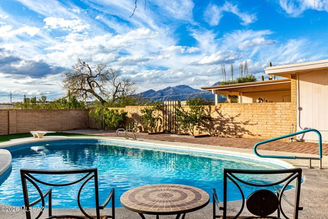 10360 E Glenn Street, Tucson, AZ 85749