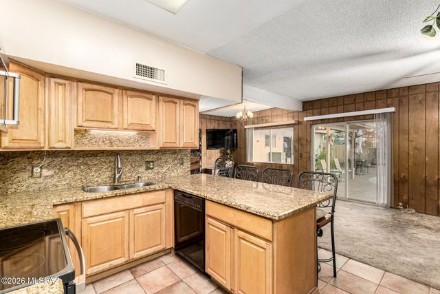 10360 E Glenn Street, Tucson, AZ 85749