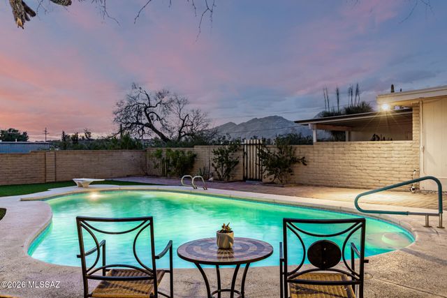 10360 E Glenn Street, Tucson, AZ 85749