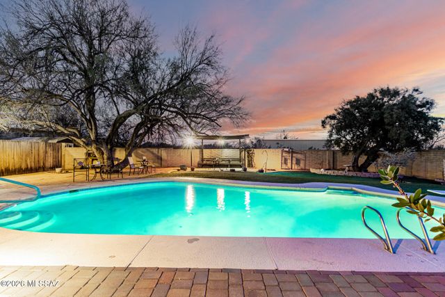 10360 E Glenn Street, Tucson, AZ 85749