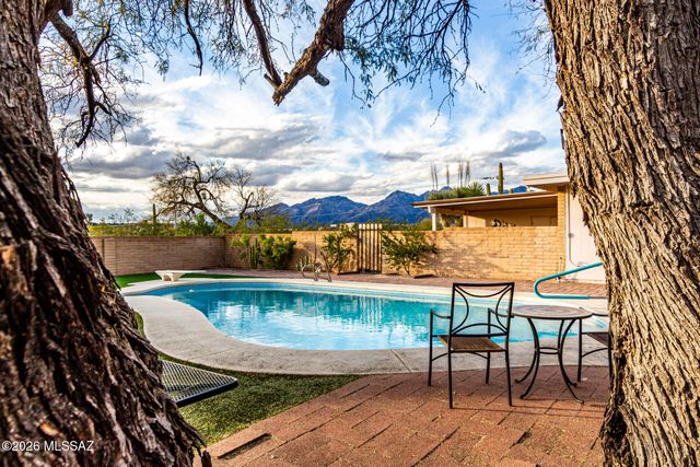 10360 E Glenn Street, Tucson, AZ 85749