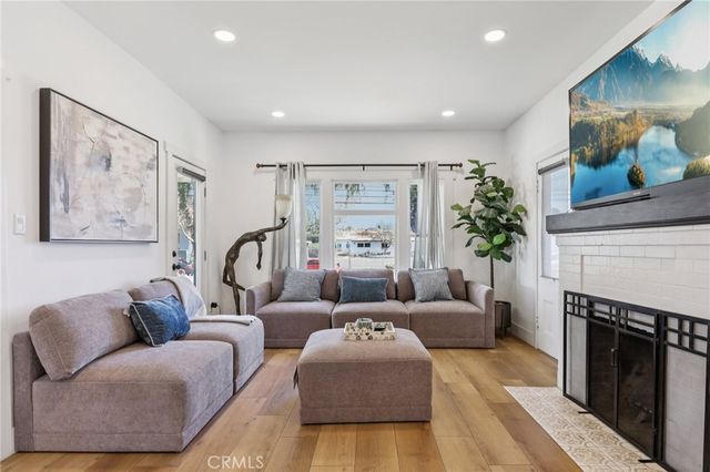 230 S B 1, Tustin, CA 92780