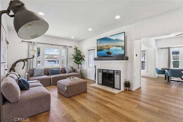 230 S B 1, Tustin, CA 92780