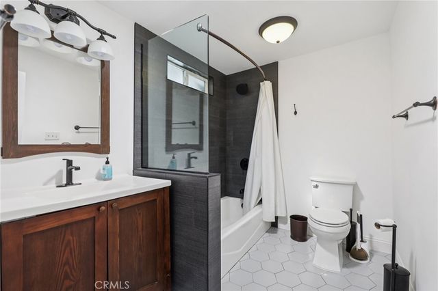 230 S B 1, Tustin, CA 92780