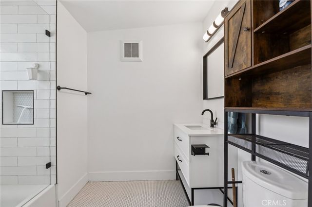 230 S B 1, Tustin, CA 92780