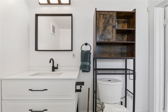 230 S B 1, Tustin, CA 92780