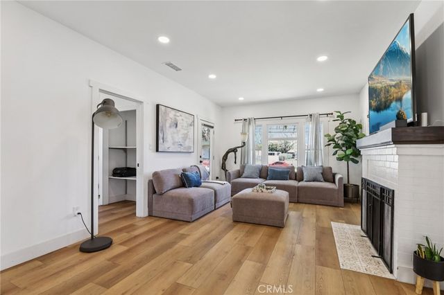 230 S B 1, Tustin, CA 92780