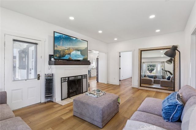 230 S B 1, Tustin, CA 92780