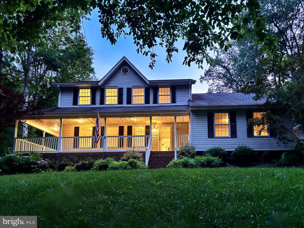 6855 MAXWELL DR, Hughesville, MD 20637