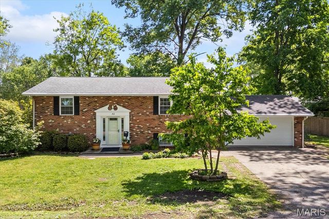 312 S 5th Street, Mascoutah, IL 62258