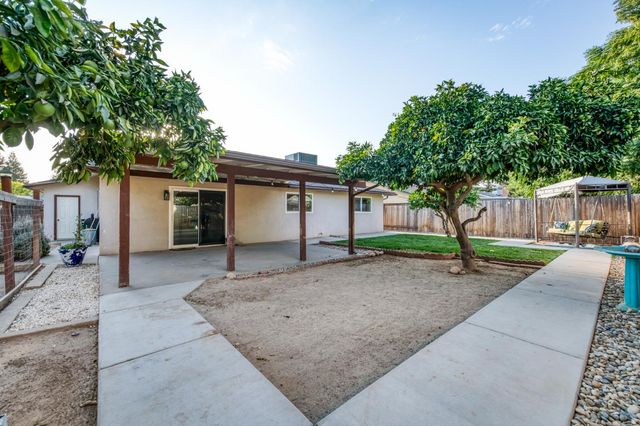 6656 N Wolters Avenue, Fresno, CA 93710