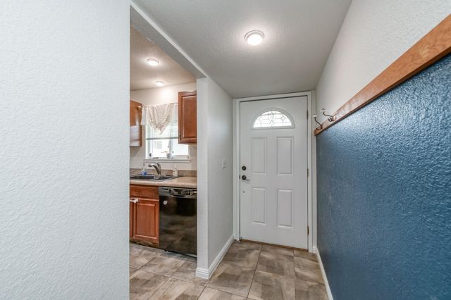 6656 N Wolters Avenue, Fresno, CA 93710