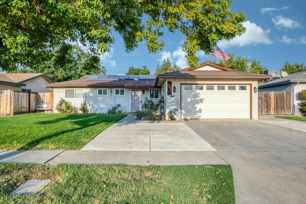 Image 1 of property listing at 6656 N Wolters Avenue, Fresno, CA 93710
