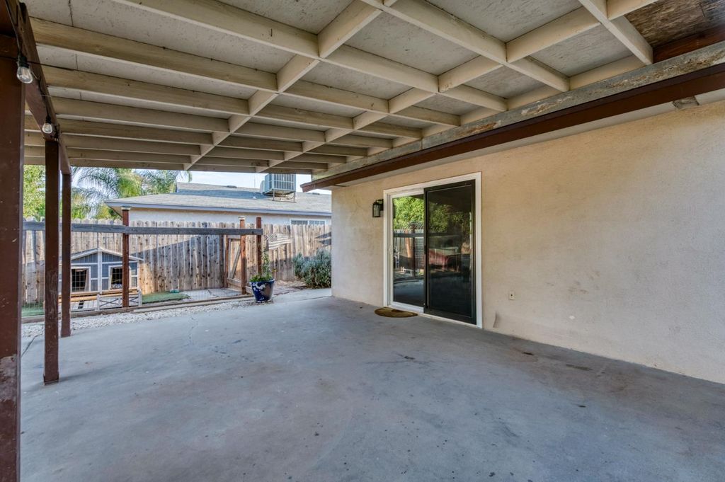 Image 22 of property listing at 6656 N Wolters Avenue, Fresno, CA 93710