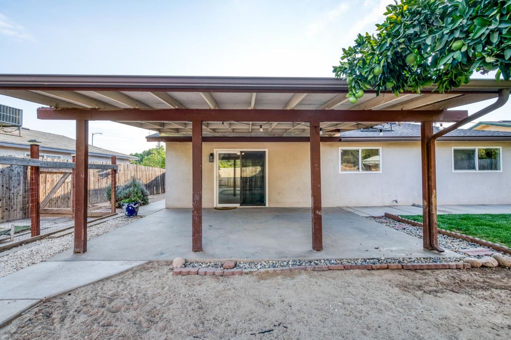 Image 27 of property listing at 6656 N Wolters Avenue, Fresno, CA 93710