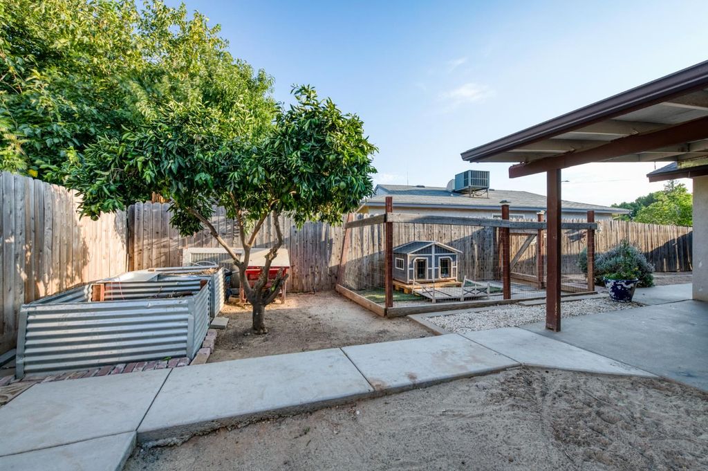 Image 28 of property listing at 6656 N Wolters Avenue, Fresno, CA 93710