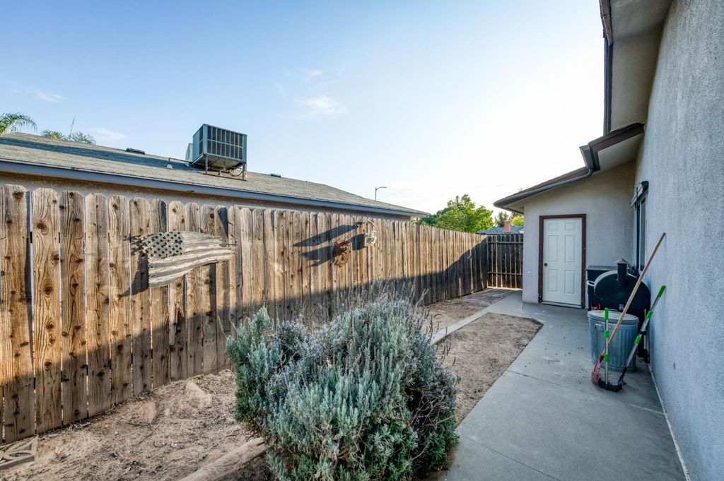 Image 29 of property listing at 6656 N Wolters Avenue, Fresno, CA 93710