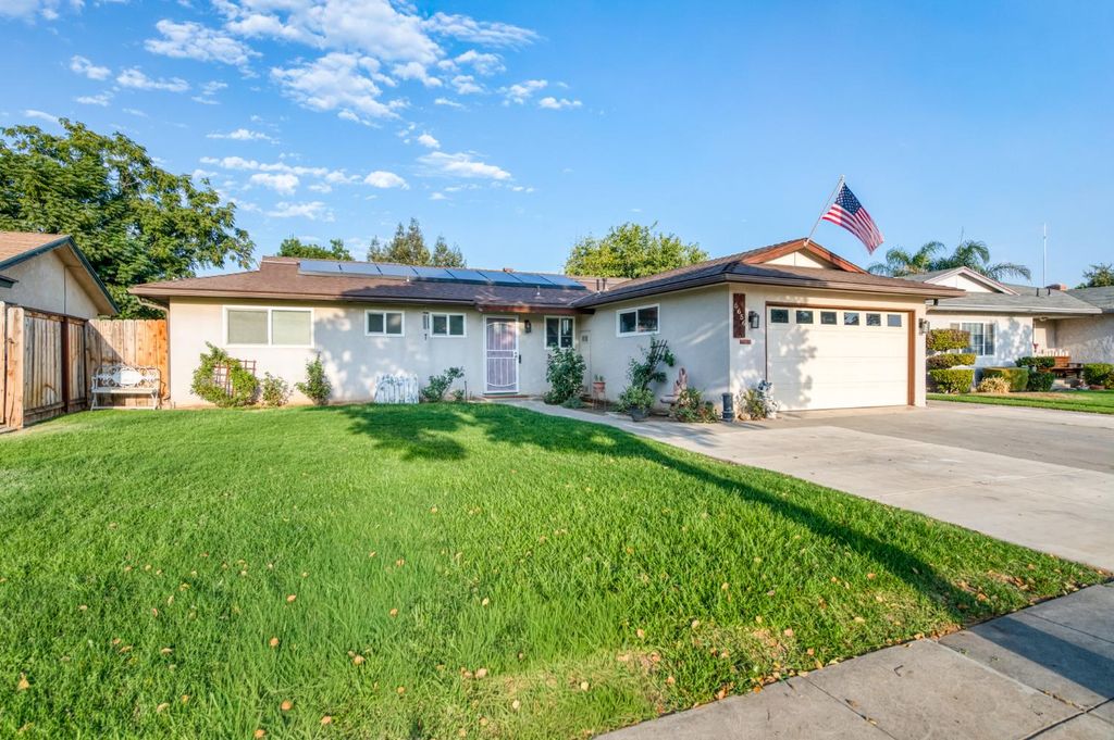 Image 3 of property listing at 6656 N Wolters Avenue, Fresno, CA 93710