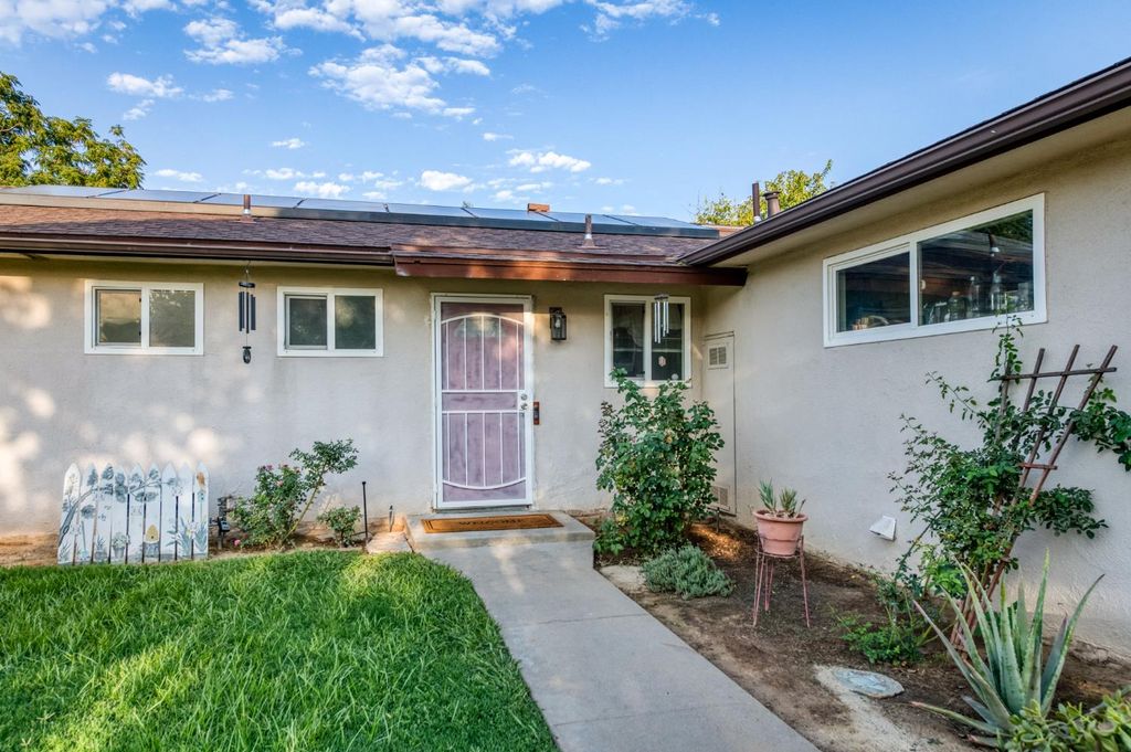 Image 5 of property listing at 6656 N Wolters Avenue, Fresno, CA 93710